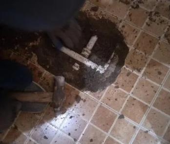 开封市卫生间漏水维修公司为您分享下卫生间渗水如何处理及注意事项